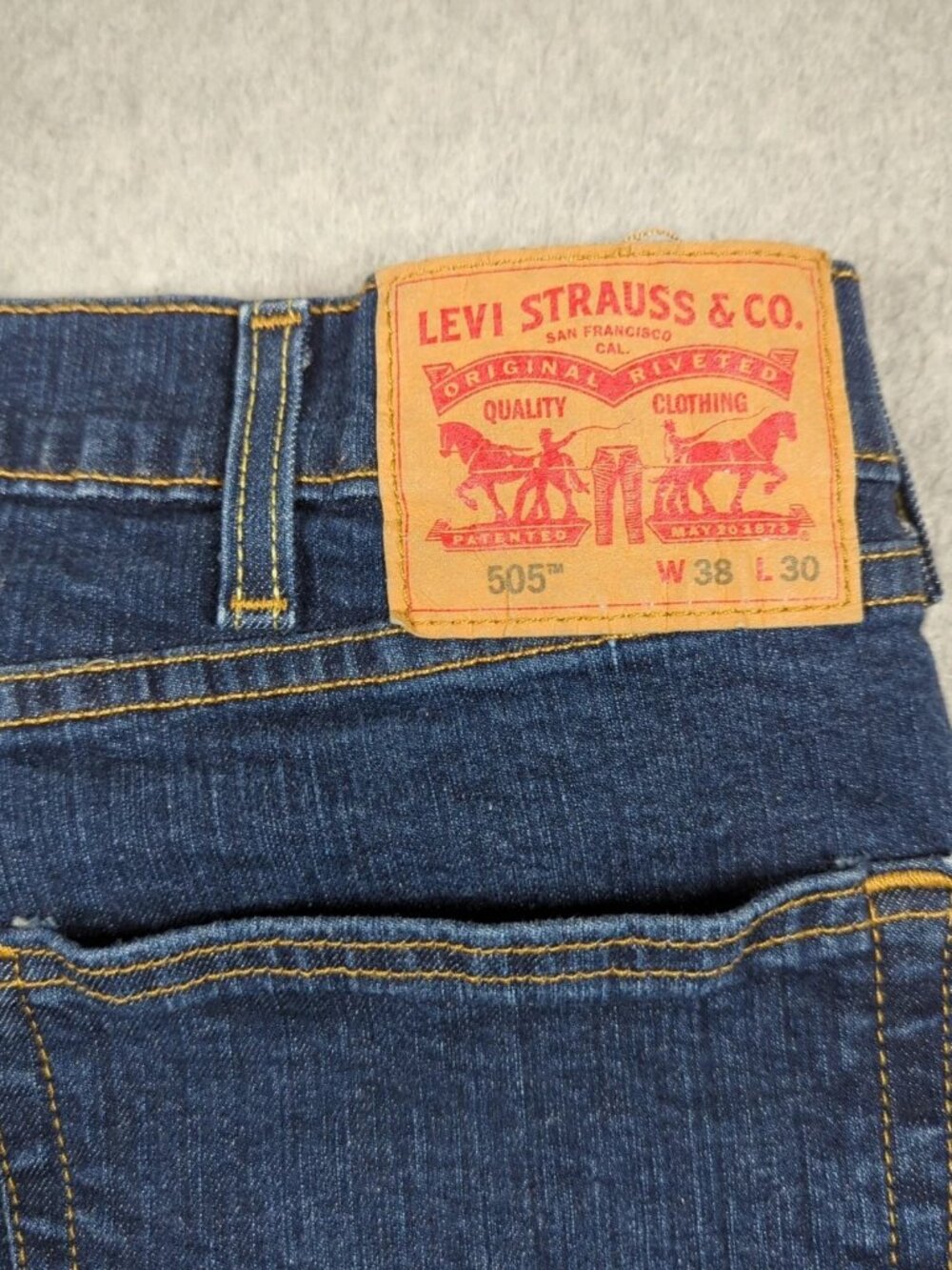 Levi's 505 Jeans Men's 38x30 (Actual 36x29) Blue Denim Regular Fit Straight Leg - Picture 3 of 9
